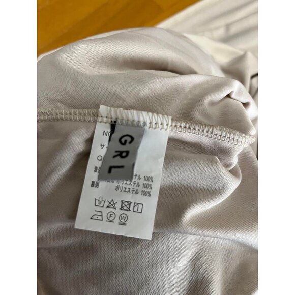 Ladies long skirt. - Picture 3 of 4